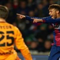 (video) elche 0-6 barcelona la liga highlights: lionel messi & neymar net braces in away win